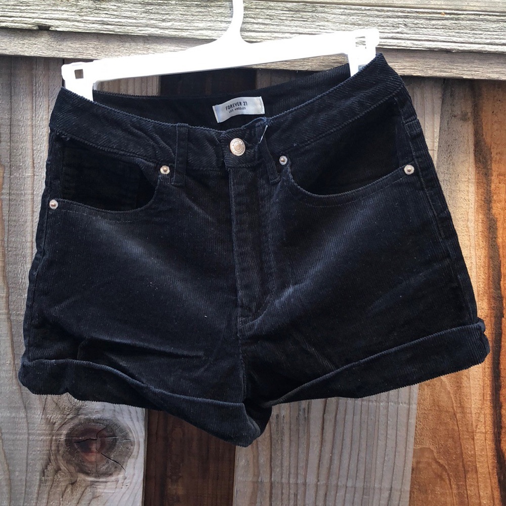 Forever 21 Corduroy High Rise shorts🌹